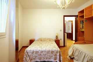 Rent Flat in Campoamor 23. Amplio piso de 2 dormitorios en el centro de oviedo