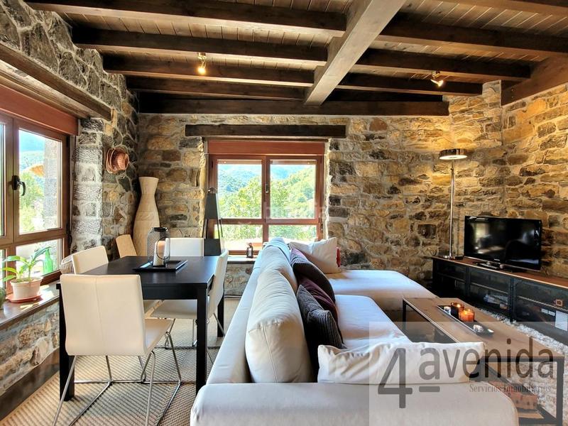 Foto a22cd224-0050-46d5-b931-00b4116a495f. Casa amb calefacció a Caso