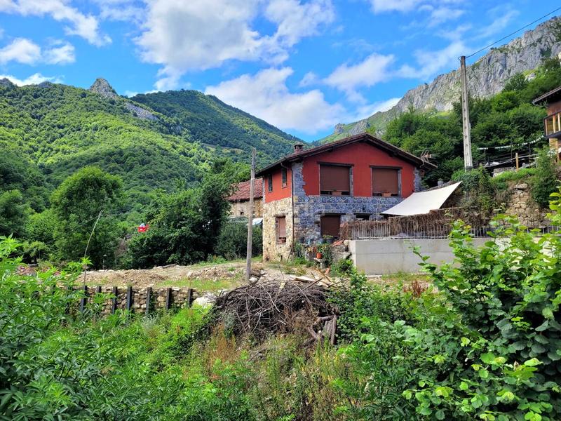Foto cc924878-0a88-404a-bc2d-7d7cf682a9d9. Casa bellisimo chalet entre montañas en el corazón de la reserva de la biosfera de redes en Caso