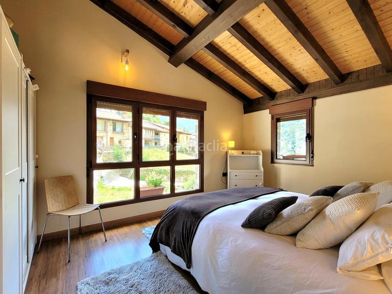 Foto ff833f8d-1980-40e7-bbb8-58b45c5612e8. Casa bellisimo chalet entre montañas en el corazón de la reserva de la biosfera de redes en Caso