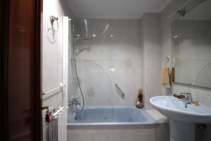 Foto 5ad1b19a-fcad-41f2-abac-d77f93069567. Piso en uría 25 en Centro Gijón