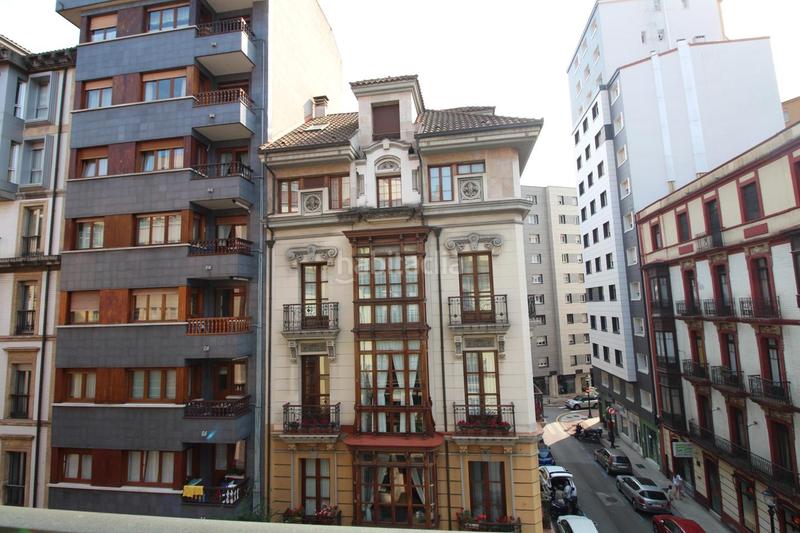 Foto bb9e1cef-ad54-4e78-b3d2-7b665ab967e3. Piso en uría 25 en Centro Gijón