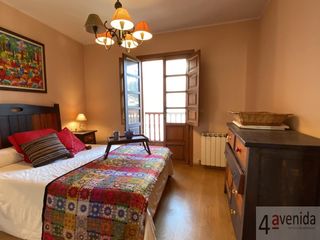 Casa  Las huertas. Casa en nava  4 plantas, dos viviendas independientes, sala de r