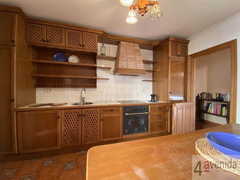 Foto eb1844d8-0bab-4abc-a174-44118b056218. Casa amb calefacció aparcament a Nava