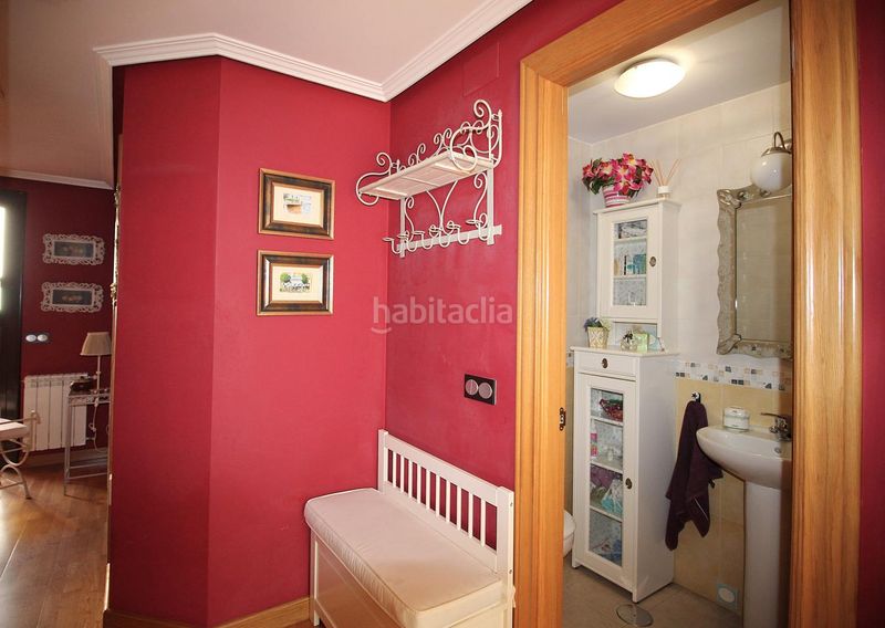 Foto 59d8a4a9-fbba-4806-a532-d05bcbcef0ea. Casa adosada en Vega Gijón