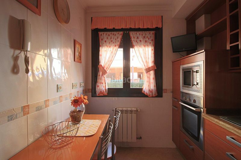 Foto bdb2d421-b9ea-4288-8fa0-65505162eb6e. Casa adosada en Vega Gijón