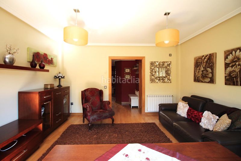 Foto f42f2841-575e-47e9-91ca-fad9d870b194. Casa adosada en Vega Gijón