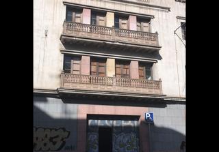 Édifice  Calle menéndez y pelayo. Edificio de uso mixto en venta en zona mesa y lopez