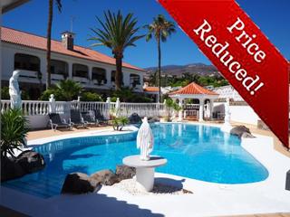 Casa en Casco Urbano. Spectacular & unique  villa with  a lot of potential in adeje ar