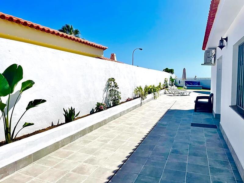Foto 9437d358-b878-401c-aee6-80f78f687cbc. Casa con piscina in Callao Salvaje - Playa Paraíso Adeje