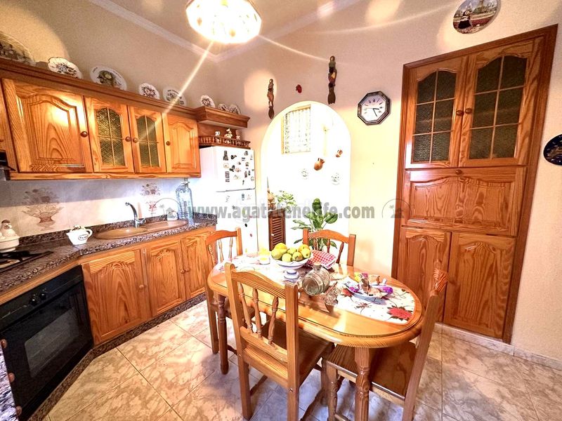 Foto f1ea86b5-ab13-4b38-b670-e7e4a9afada2. Casa amb aparcament a Silos (Los)