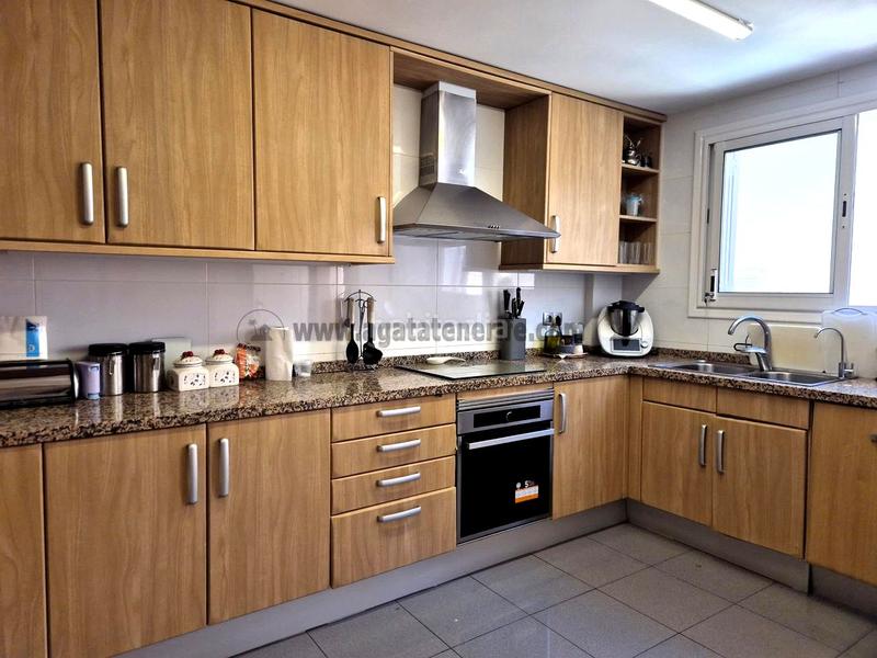 Foto 12fa5208-9954-43b7-8fee-216f8ca968eb. Reihenhaus mit parking pool in Puerto de Santiago Santiago del Teide