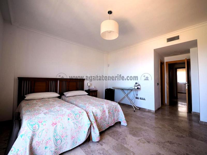 Foto 7f904e9c-3cc3-4c3f-bd51-4dd76057c6e7. Reihenhaus mit parking pool in Puerto de Santiago Santiago del Teide