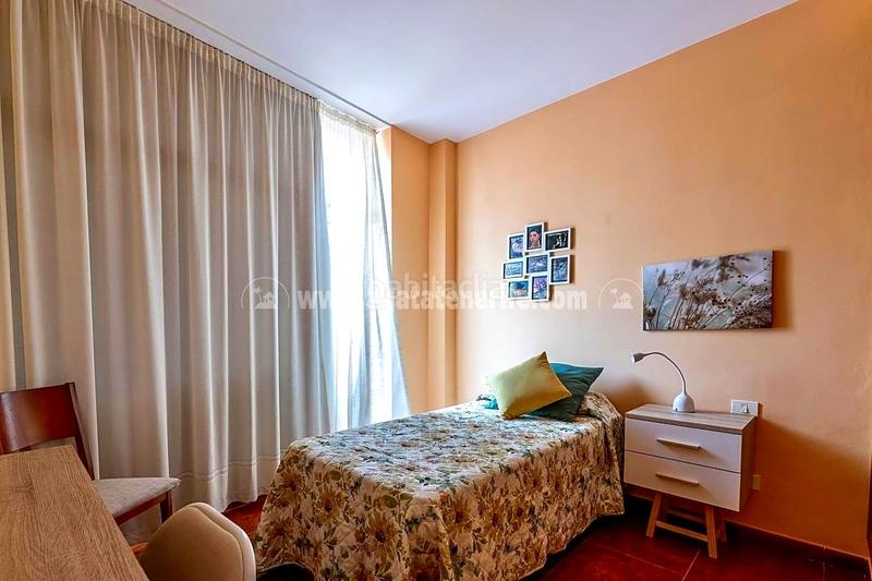 Foto fc4ae455-8958-44bf-a057-5b22b7f8f5b2. Flat in Zona Martiánez Puerto de la Cruz