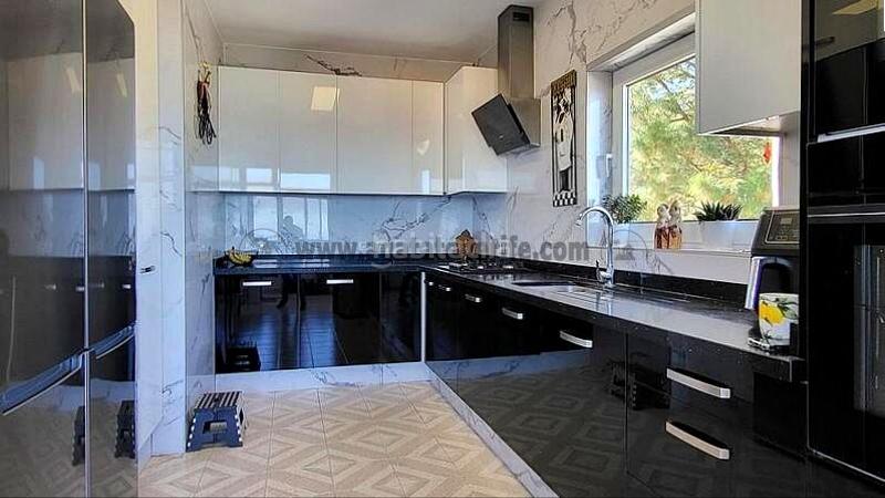 Foto b3e9286f-e725-49bb-b8d1-f7b8262f872f. Maison avec parking piscine dans La Vega - El Amparo - Cueva del Viento Icod de los Vinos