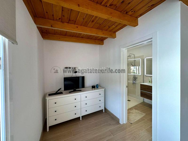 Foto 1e723cb4-4fb1-46ae-b953-540e1302db03. Casa amb piscina a Los Realejos pueblo Realejos (Los)