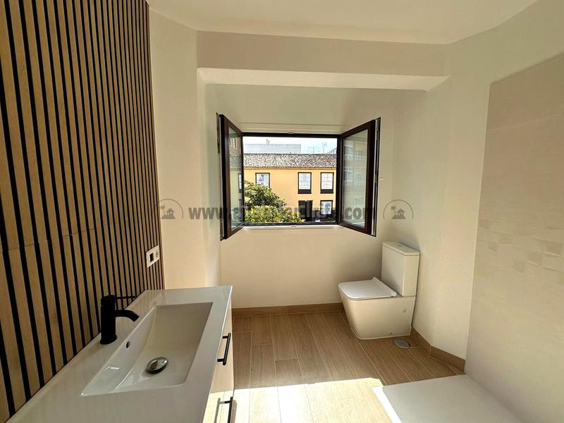 Foto f0fc8e68-8d9a-4084-a2c9-fbf2746556ef. Casa amb piscina a Los Realejos pueblo Realejos (Los)