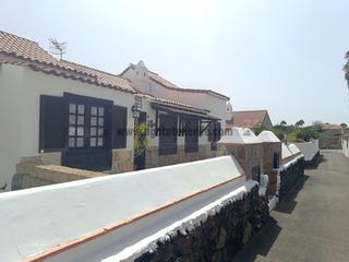 Haus  Fairway village. Espaciosa casa canaria de 4 dormitorios en fairway village