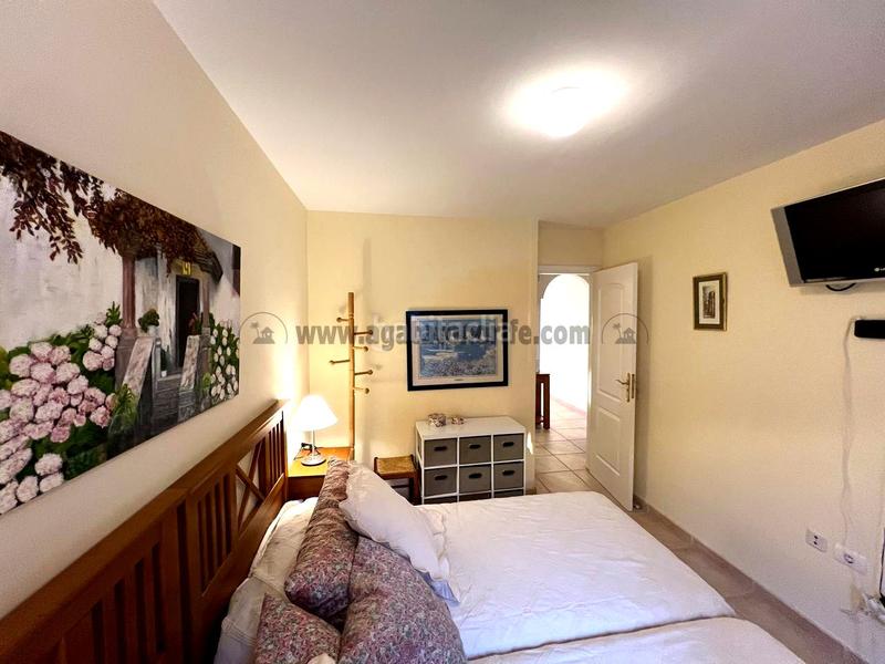 Foto 60e08d76-b2e8-4e77-b21b-aff5e2082281. Rent ground floor with pool in Puerto de Santiago Santiago del Teide