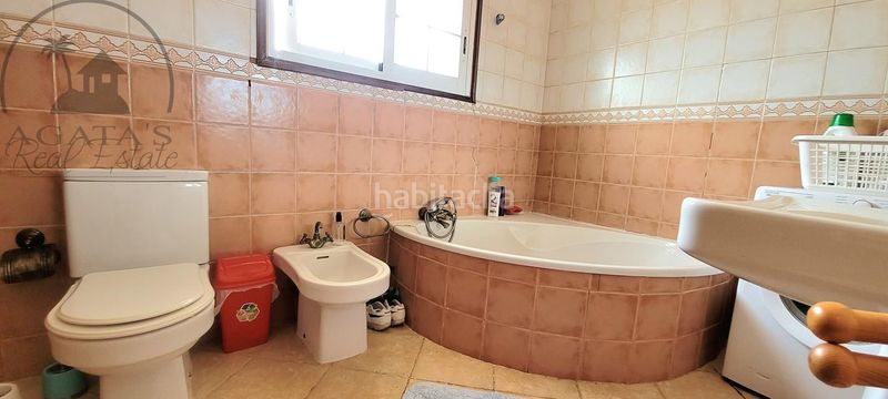 Foto 9db3fa91-9e29-40e1-87ec-b53a862d2ba7. Casa amb piscina a Guía de Isora interior Guía de Isora