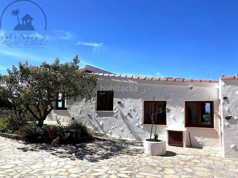 Foto a70d8382-b532-47ea-a6e7-2a046f40885d. Masia amb aparcament a Garachico
