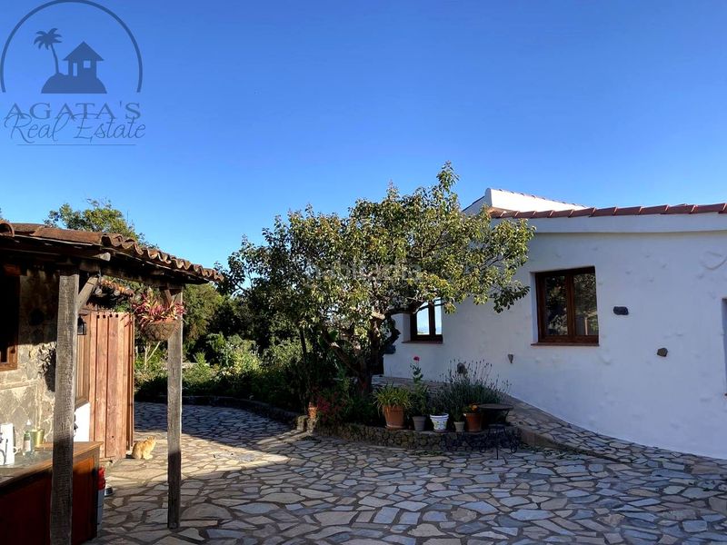 Foto a77b8dd0-09c9-436e-bdc9-e2d715814bb9. Masia amb aparcament a Garachico