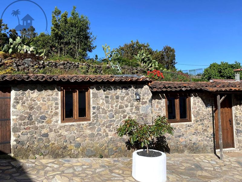 Foto ffa00cea-7025-4f7b-a073-55f99331e9e6. Masia amb aparcament a Garachico
