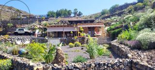 Masia a Chío. Finca con varias casas