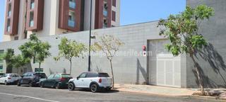 Autoparkplatz in Calle álvaro rodríguez lópez 17. Tres plazas de garaje en apartamentos santa cruz, calle álvaro r