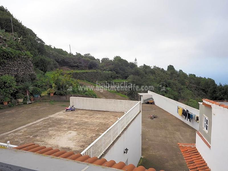 Foto f279a9c8-885d-41b9-b02c-4e4f007bec0e. Masia amb aparcament a La Vega - El Amparo - Cueva del Viento Icod de los Vinos