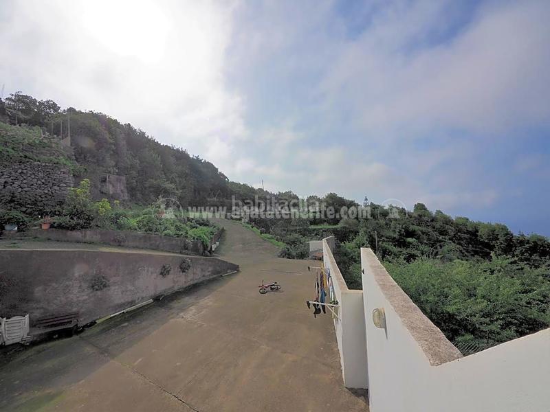 Foto fb9151de-a97c-4013-bfc4-a1616cdc2adb. Masia amb aparcament a La Vega - El Amparo - Cueva del Viento Icod de los Vinos