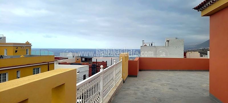 Foto c2792234-dfba-43b9-95db-dc4b58e715d1. Edifici a Silos (Los)