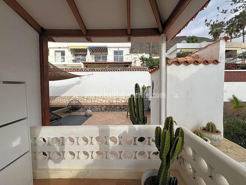 Foto 02a53759-d97a-46e4-8f80-5377b3ccdabf. Maison avec parking dans Acantilados de Los Gigantes Santiago del Teide