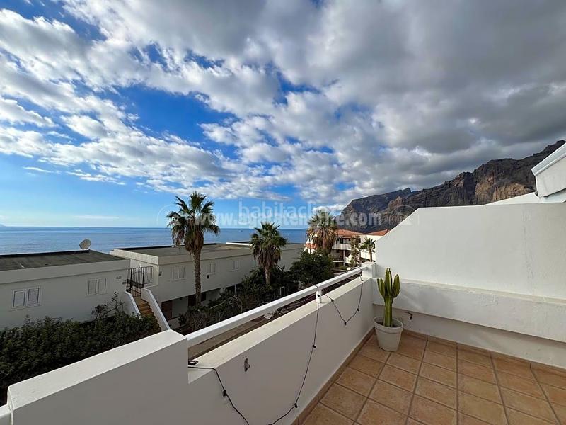 Foto ef4c5407-bd21-4440-910a-2c68cd2d50c4. Maison avec parking dans Acantilados de Los Gigantes Santiago del Teide
