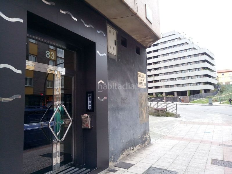 Foto 128483e4-d2c0-4431-98bc-e7aff3b0116c. Alquiler local comercial en calle de la cámara 70 se alquila local , calle la cámara, esquina con av. constitución en Avilés