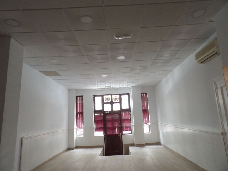Foto cfb2dc60-2ef1-4e7f-a772-c63f7ba02b0b. Alquiler local comercial en calle josé lópez ocaña 8 local totalmente reformado a estrenar, en Avilés