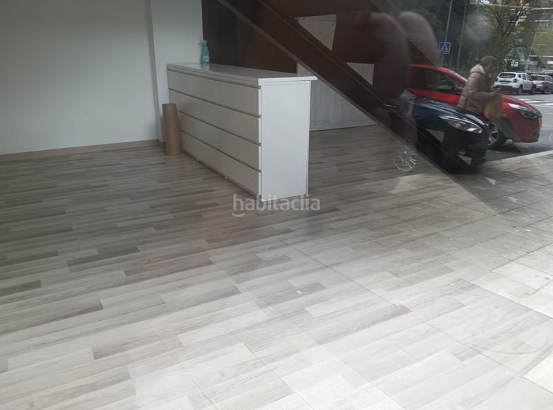 Foto 27fa7af8-ff77-4a5f-b152-97a9f0d84636. Affitto locale commerciale in calle josé manuel pedregal 20 in Avilés