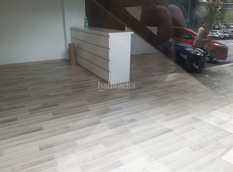 Foto 27fa7af8-ff77-4a5f-b152-97a9f0d84636. Alquiler local comercial en calle josé manuel pedregal 20 local reformado y listo para funcionamiento en Avilés