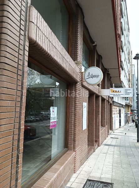 Foto 2a23c9f8-0d47-4e9d-be12-71752aeb536a. Alquiler local comercial en calle josé manuel pedregal 20 local reformado y listo para funcionamiento en Avilés