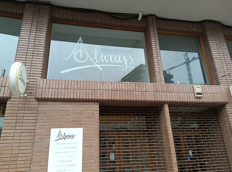 Foto 98d1b9c6-88c2-425a-8d40-11c1860642a0. Alquiler local comercial en calle josé manuel pedregal 20 local reformado y listo para funcionamiento en Avilés