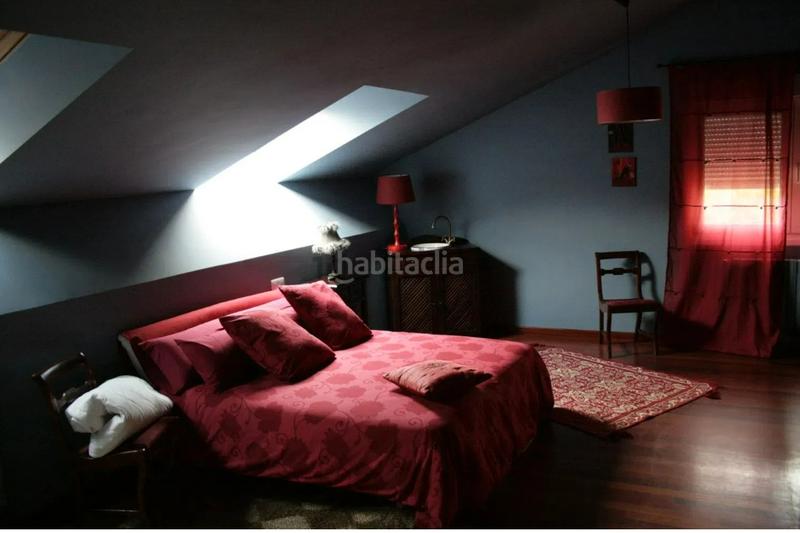 Foto ff86181a-a6bd-446a-baab-c6552786e635. Chalet avec cheminée chauffage parking dans O Milladoiro Ames