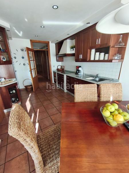 Foto 38bed199-7f81-4ddc-9c10-d59cfb390e7a. Casa a schiera con camino riscaldamento parcheggio in Oleiros