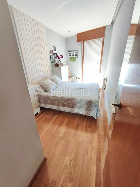 Foto 396e9941-10c6-4770-b2ca-183f9ce980a3. Casa a schiera con camino riscaldamento parcheggio in Oleiros