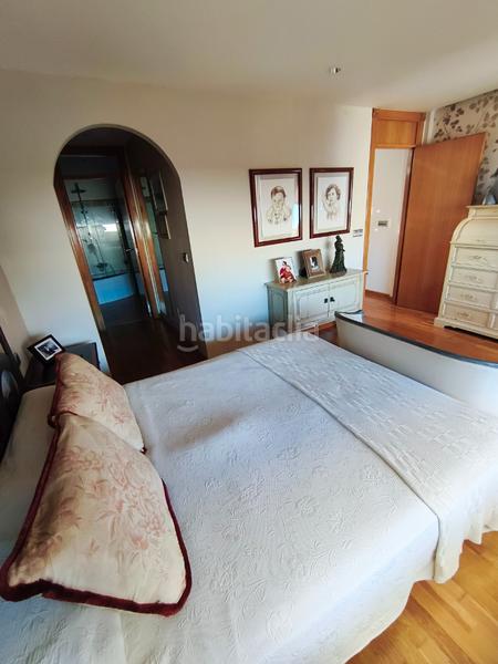 Foto 44b8fc76-bc2c-4770-8d24-c10cf3a82198. Casa a schiera con camino riscaldamento parcheggio in Oleiros