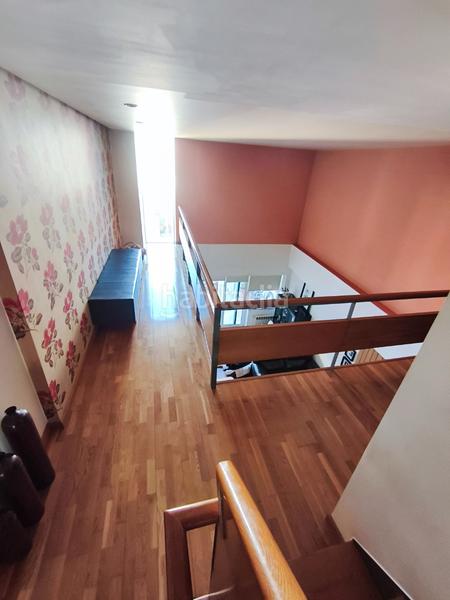 Foto c86e69ab-31e3-4b96-85f8-b5cd649e2cf1. Casa a schiera con camino riscaldamento parcheggio in Oleiros