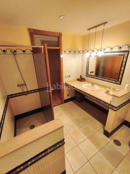 Foto eb0ce23a-73d1-415a-9dbc-fcef22095a30. Casa a schiera con camino riscaldamento parcheggio in Oleiros