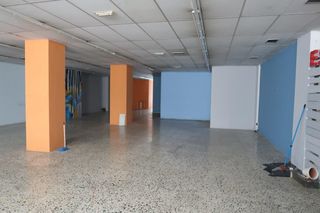 Lloguer Local Comercial a Os Mallos. Local en alquiler en nuevos juzgados.