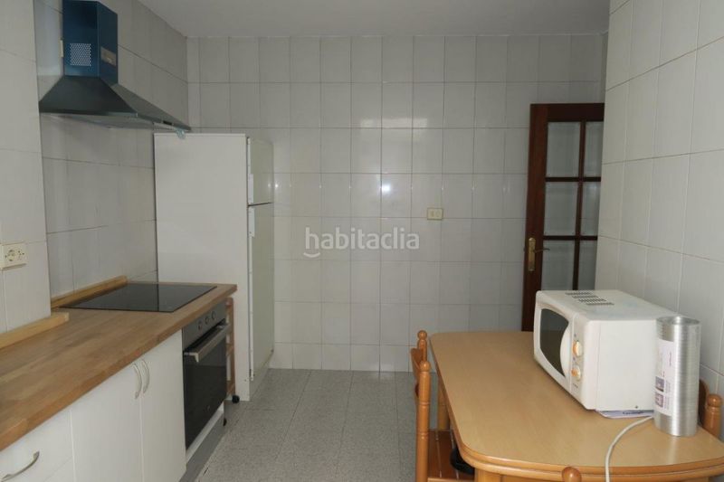 Foto 2acf964f-b8da-4021-9c9c-4d3b7c37a24a. Rent flat in Os Mallos Coruña (A)
