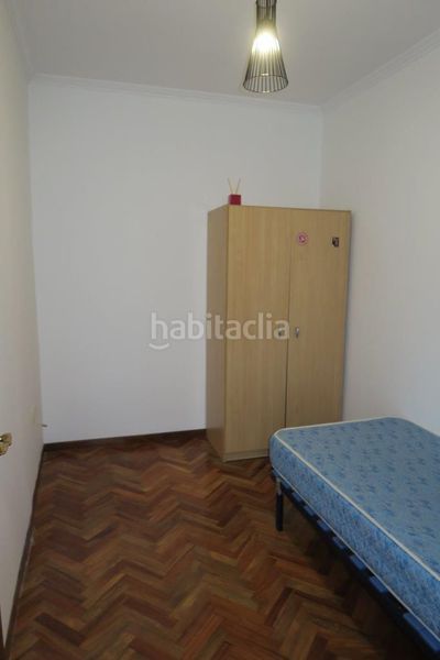 Foto a8ab779b-05d2-42fb-b3d1-7a9d2e51aeab. Rent flat in Os Mallos Coruña (A)