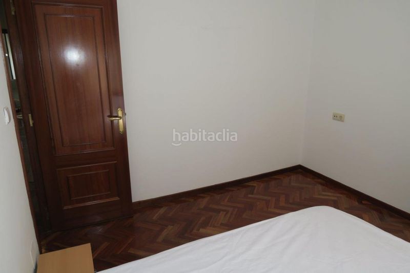 Foto c8db3ade-c4f4-482e-978b-1ede5edc11e7. Rent flat in Os Mallos Coruña (A)